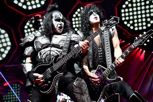 Kiss vende su marca para perpetuarse en el tiempo